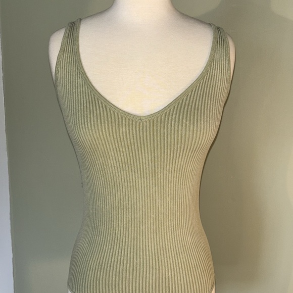 AURA sage green ribbed snap sleeveless tank bodysuit in women’s small/medium - Picture 3 of 7
